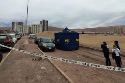 Hallazgo macabro en Iquique: cuerpo hallado en vehículo robado