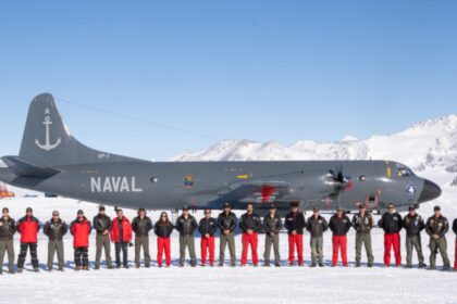 La Armada de Chile marca un hito en la Antártica