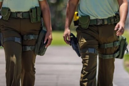 Carabineros estrenan uniforme en Metropolitana y reciben vehículos en Valparaíso