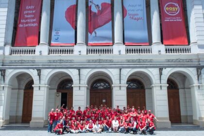 Renovación de fachada del Teatro Municipal de Santiago liderada por Easy