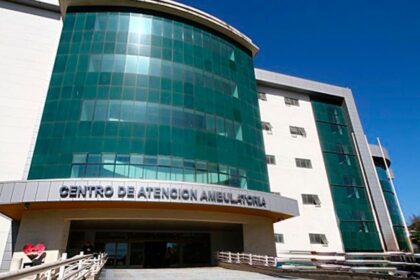 Trabajador se lanza desde tercer piso en Hospital Regional de Concepción