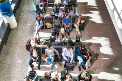 Crítica situación en Aeropuerto de Santiago por congestión y largas filas