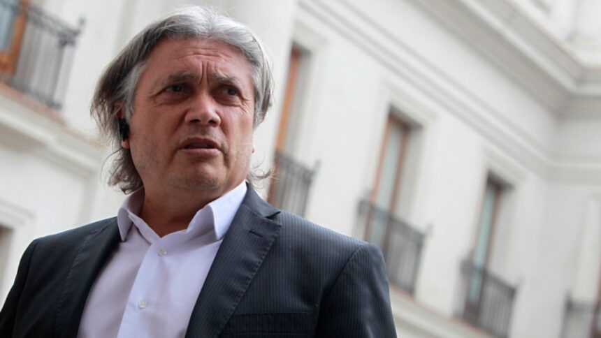 Alejandro Navarro cuestiona gestión de Boric y apunta al Congreso