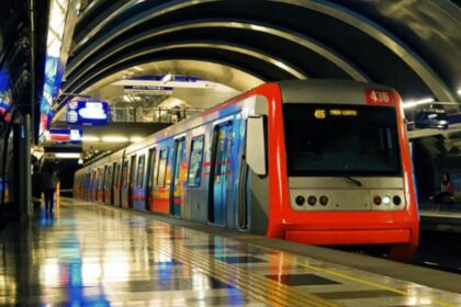 Cierre de estación del Metro de Santiago por asalto con baleo