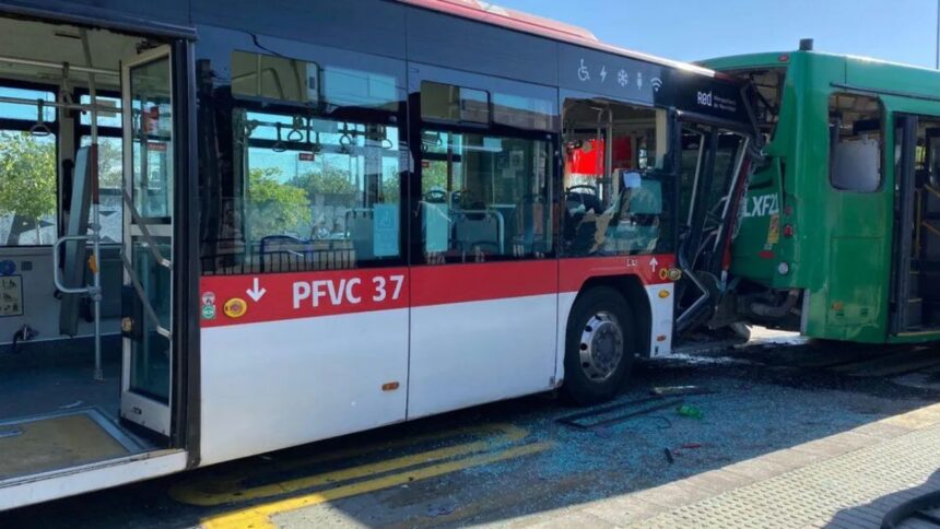 Accidente en Maipú deja cerca de 20 heridos, tres graves