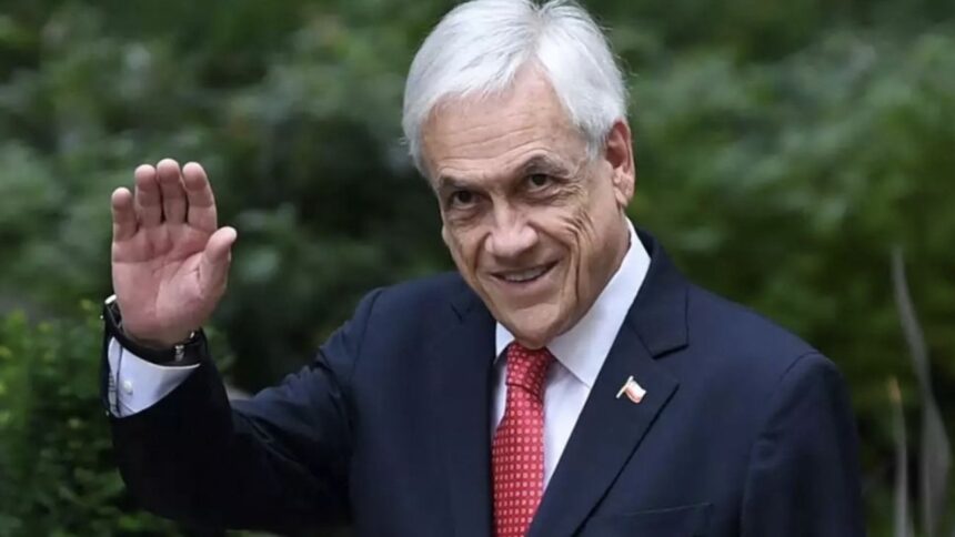 Controversia por estatua de Sebastián Piñera frente a La Moneda