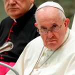 Papa Francisco se recupera de doble neumonía en hospital de Roma