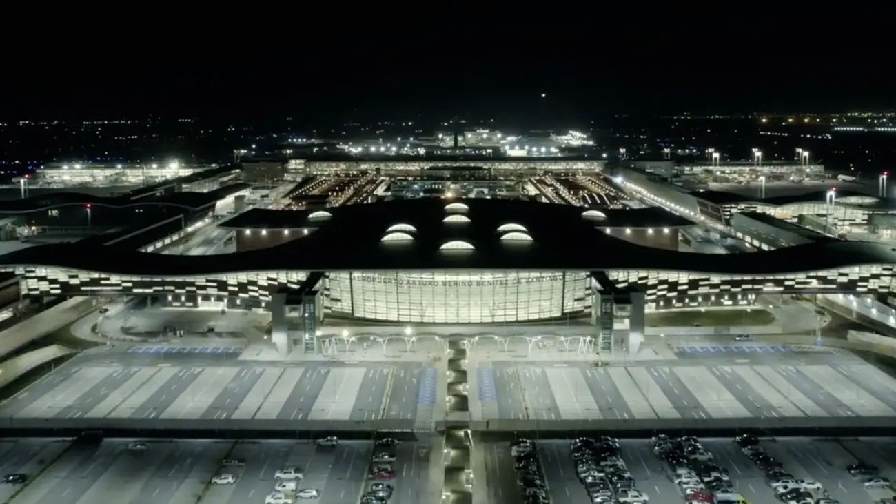 Modernización del Aeropuerto de Santiago: Plan para triplicar pasajeros y más estacionamientos