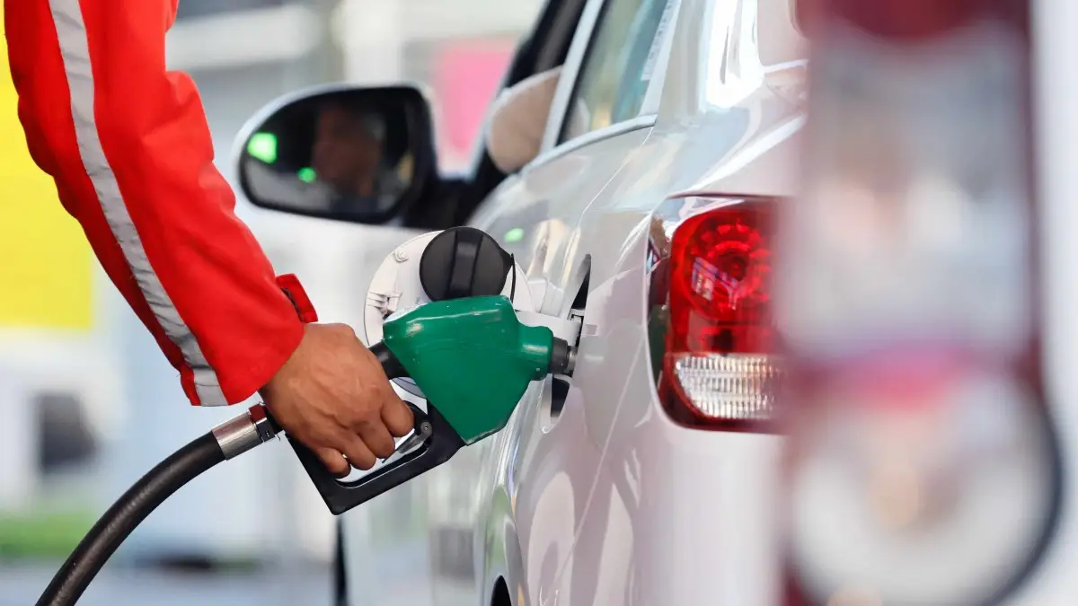 Descuentos de hasta $300 por litro en bencina durante junio: Promociones de Copec, Shell y Aramco