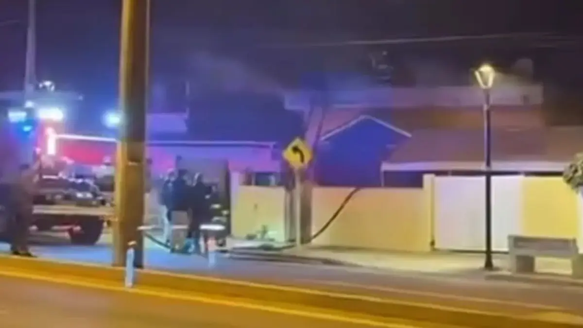 Incendio en El Tabo deja vivienda afectada por problema en estufa