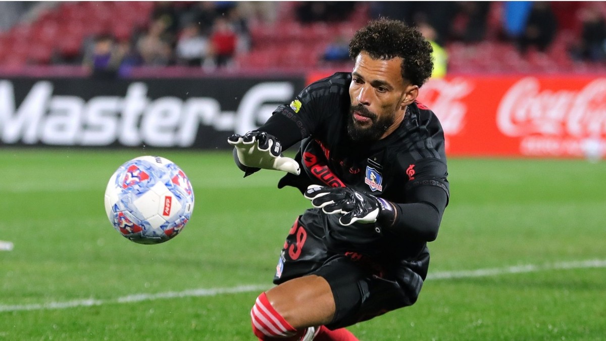 Vozinha durante su debut con Colo Colo