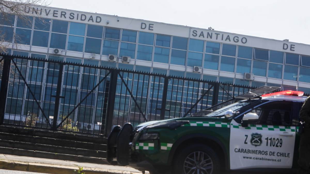 Detención de joven por amenaza de bomba en la U. de Chile