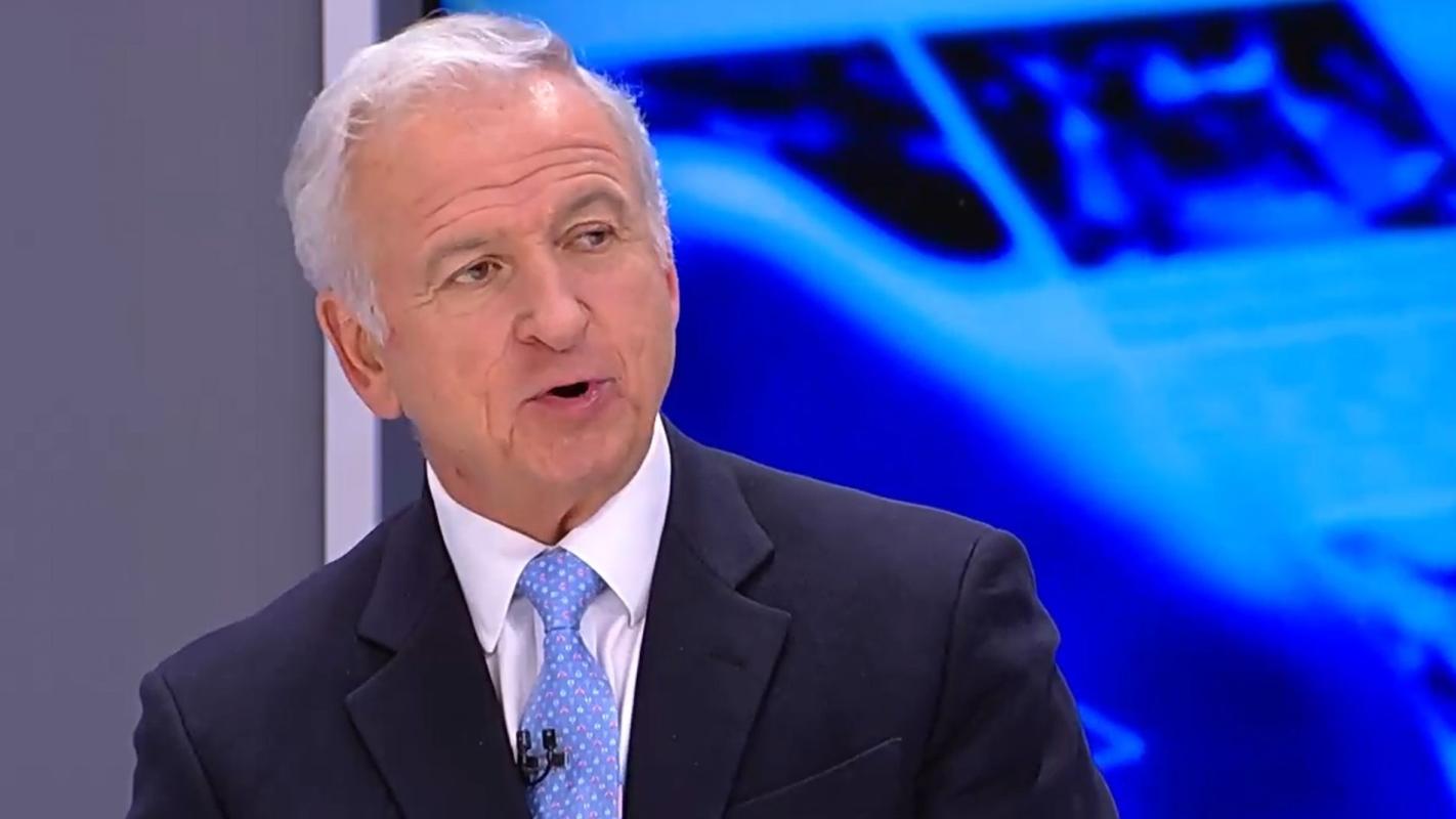 Felipe Larraín durante una entrevista sobre el presupuesto 2027
