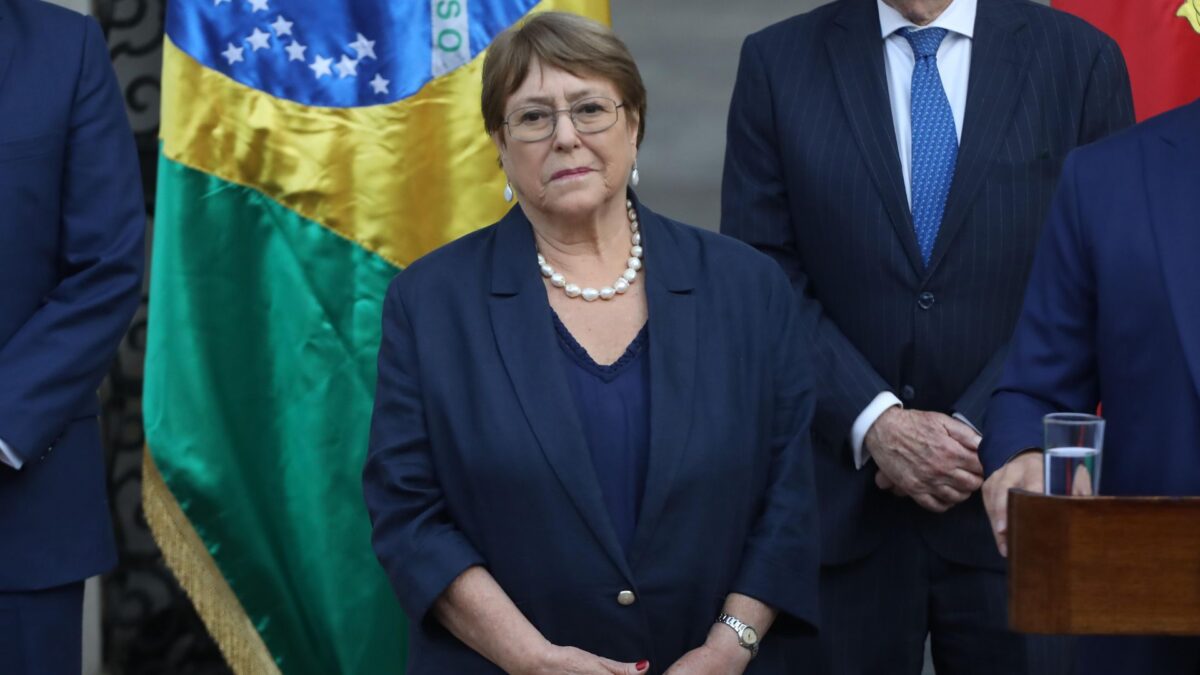 Excancilleres critican al Gobierno por retirar apoyo a Bachelet en su candidatura a la ONU