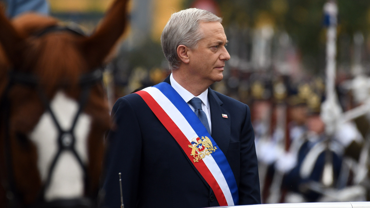Reunión del oficialismo sobre desempleo en Chile.