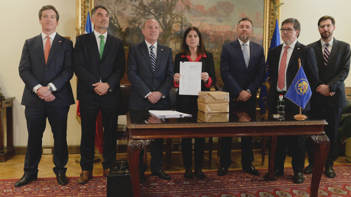 Presentación de la Ley de Presupuesto 2027 por Jorge Quiroz