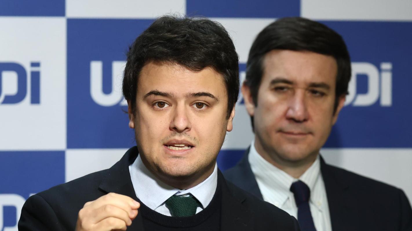 Eduardo Cretton en conferencia de prensa