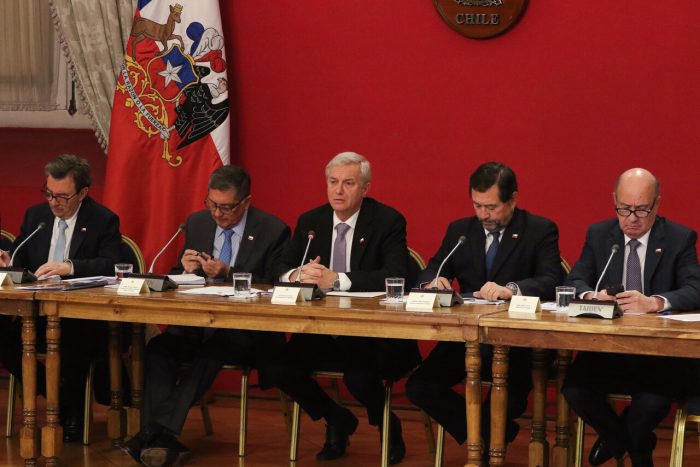Encuesta Data Influye sobre el cambio de gabinete en Chile