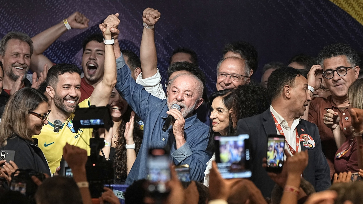 Lula da Silva asumiendo la presidencia de Brasil