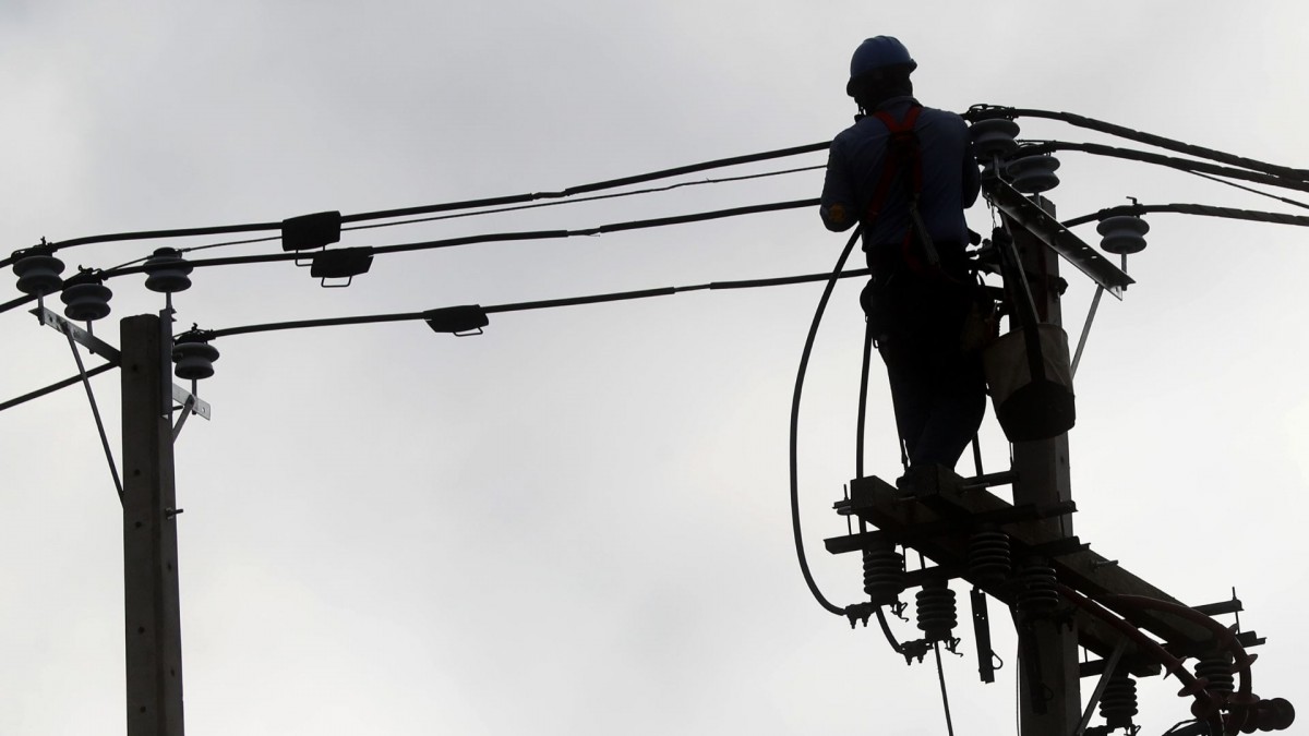 Consulta de reposición de luz eléctrica