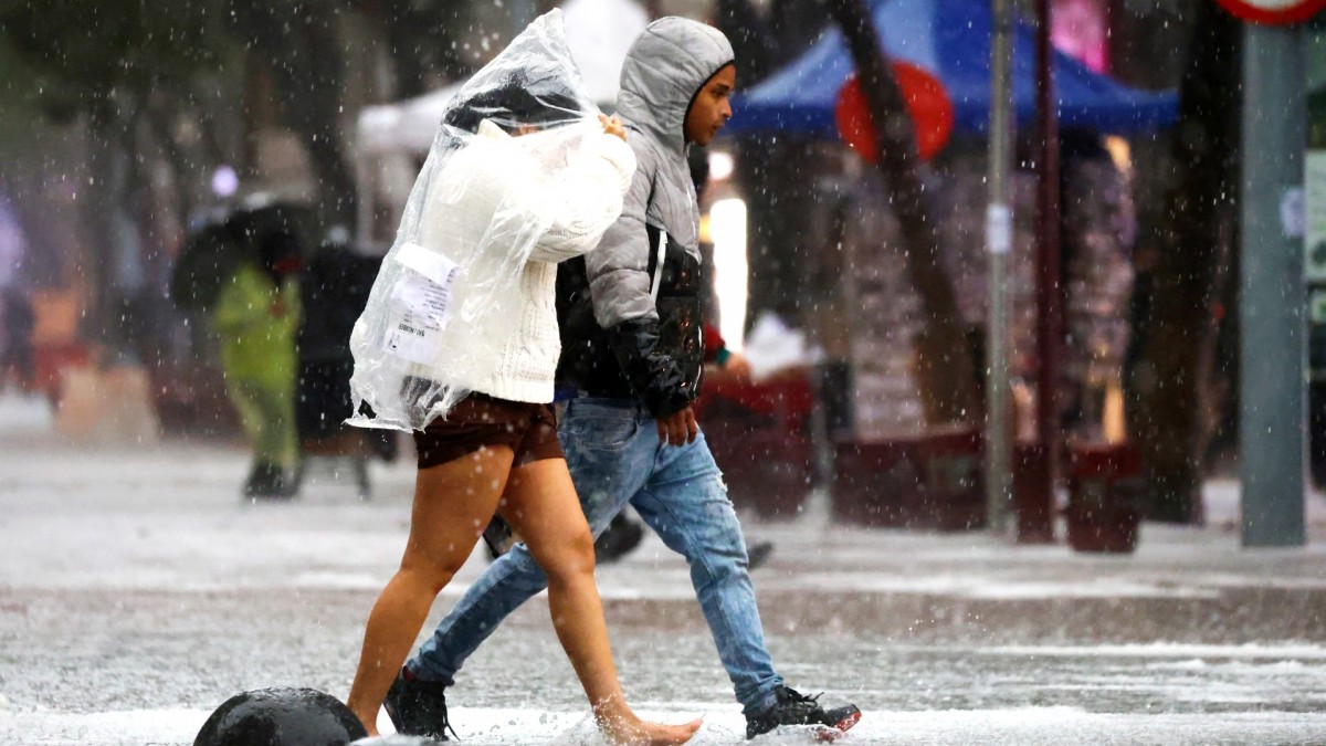 Alerta por lluvias en Santiago