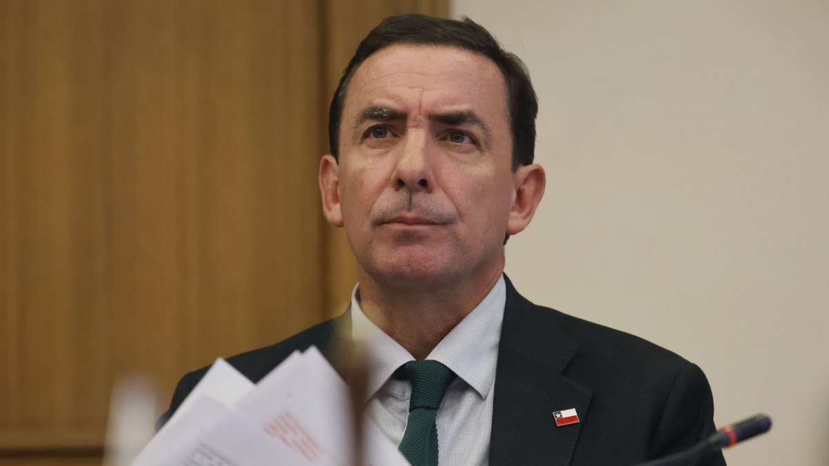 Ministro de Justicia, Fernando Rabat, durante la presentación de la reforma al INDH.