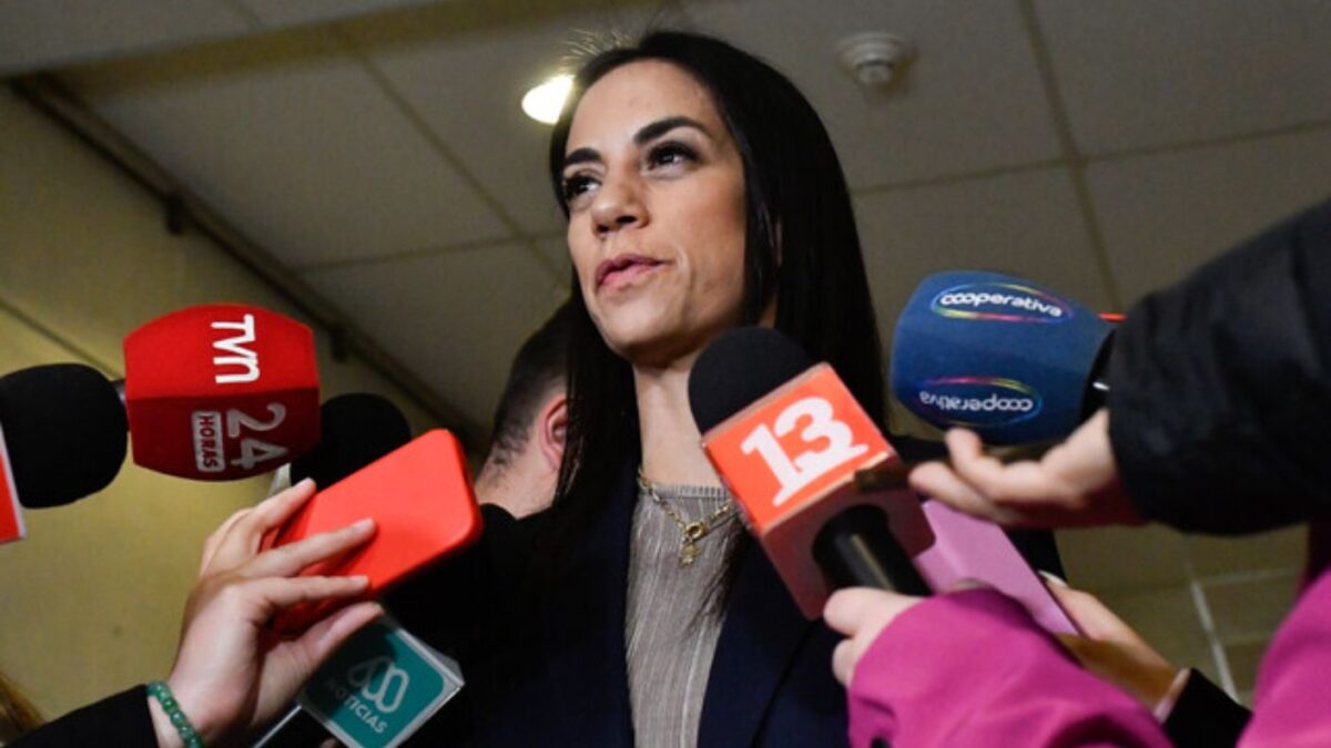 Senadora Paulina Núñez presenta proyecto de ley